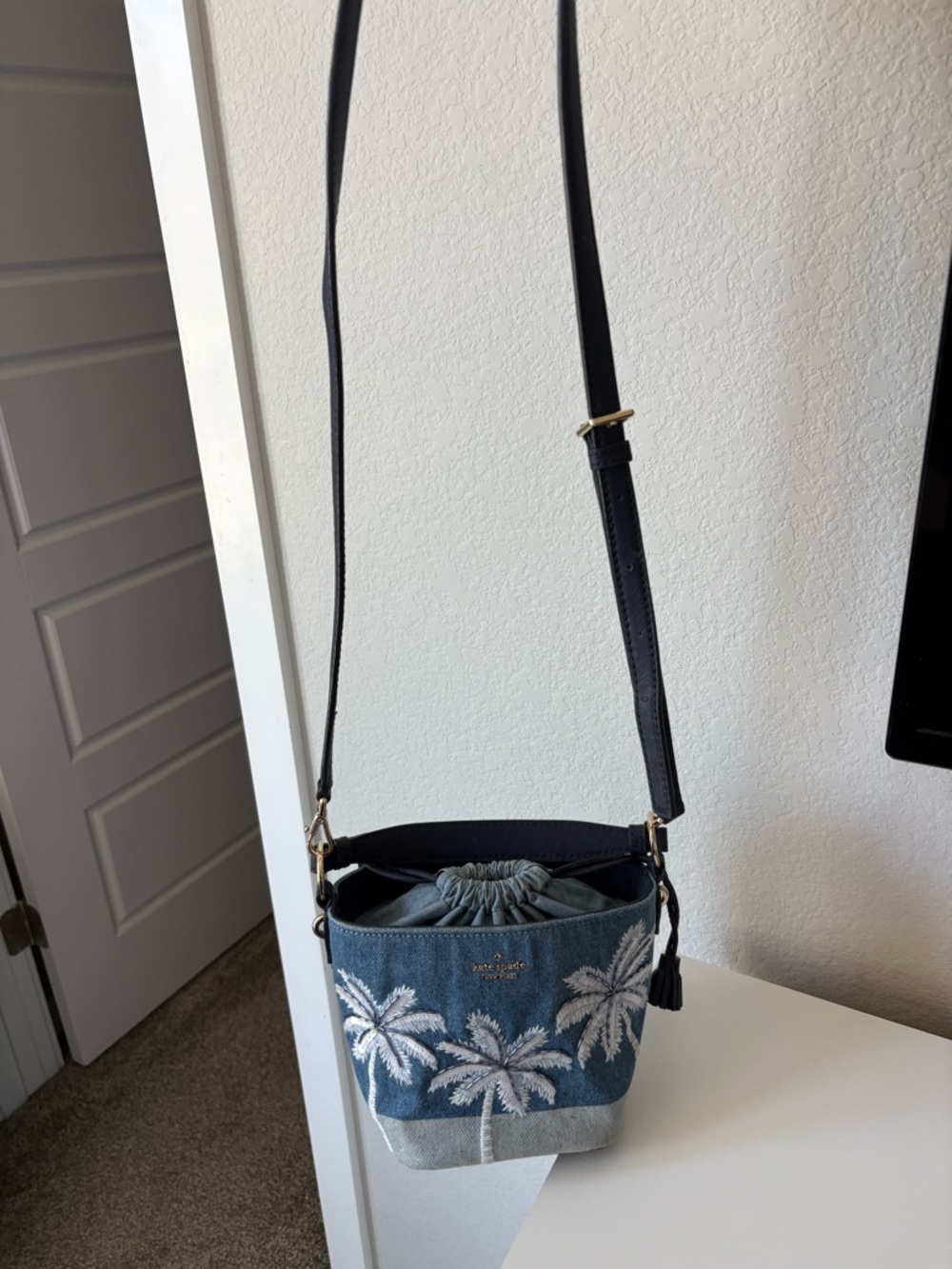 kate spade California dream in puppy Denim Palm Embroidered Crossbody Bucket Bag - Picture 8 of 11